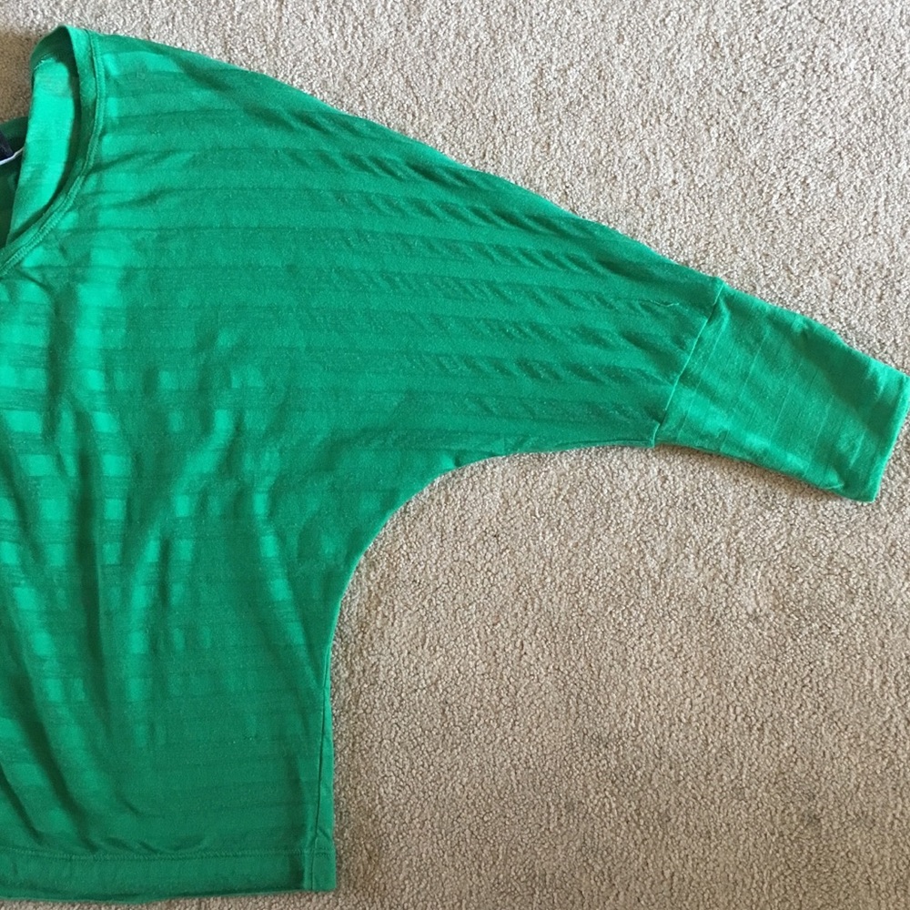 ❤️LAST DAY! Donating!❤️BCBGMAXAZIRA green shirt - Picture 5 of 8